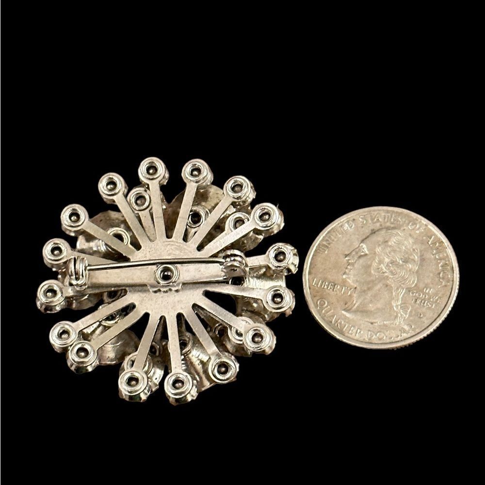 Vintage silver tone cluster pin brooch with multi-sized Rhinestones - Picture 8 of 14